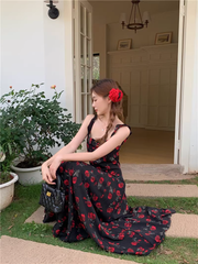 Schwarzes Strapskleid mit Rosen-Blumenmuster für Damen