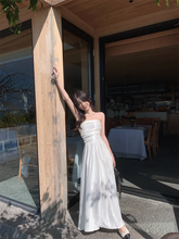 Weißes trägerloses Sommerkleid für Damen