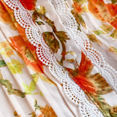 Vestido con estampado de cintura con cinturón y borlas y mangas estilo farol estilo retro