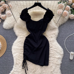 Figurbetontes Kleid mit Plissierung und Kordelzug