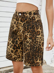 Pantalones cortos vaqueros de cintura alta con estampado de leopardo