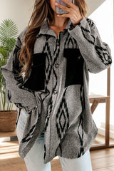 Hemdbluse mit geometrischem Kragen und Knopfleiste, Taschen