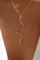 Alloy Snake Pendant Fashionable Necklace - Gold