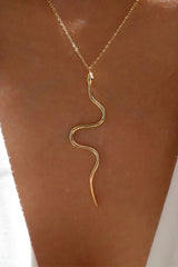 Alloy Snake Pendant Fashionable Necklace - Gold