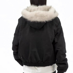 Abrigo con capucha y pelo acogedor