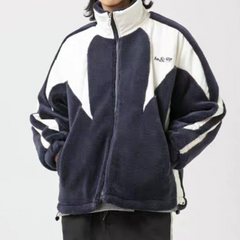 Cooler und gemütlicher Mantel