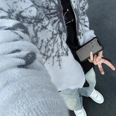 Suéter de mariposa pintado a mano