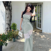 Hosenträgerkleid aus französischer Spitze im Patchwork-Stil