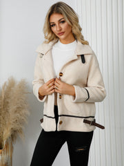 Chaqueta con cuello abotonado y bolsillos