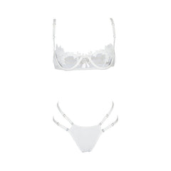 Zarte Dessous mit ausgehöhlten Blumen