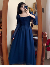 Frühlingskleid mit langen Ärmeln und quadratischem Ausschnitt