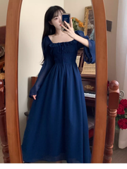 Frühlingskleid mit langen Ärmeln und quadratischem Ausschnitt