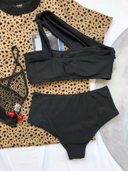 El bikini de un solo hombro