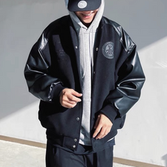 Lockere Baseballjacke in Übergröße