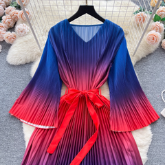 Damenkleid mit Farbverlauf, Rundhalsausschnitt und langen Ärmeln