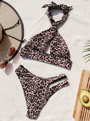 Bikini de talle alto con escote halter y aberturas