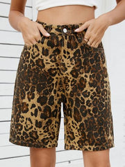 Pantalones cortos vaqueros de cintura alta con estampado de leopardo