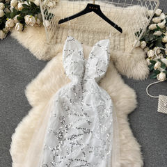 Weißes langes Sommerkleid