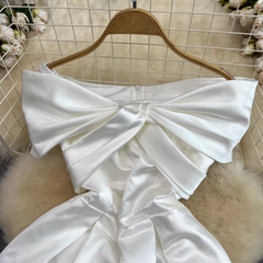 Weißes Kleid mit Schleife und schulterfreiem A-Linien-Kleid für Damen