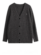 Suéter gris bordado