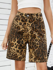 Pantalones cortos vaqueros de cintura alta con estampado de leopardo