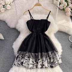 Schwarzes Minikleid in A-Linie