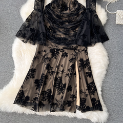 Durchsichtiges Netzkleid im Meerjungfrauenstil mit Trompetenärmeln und Schlitz im Retro-Print