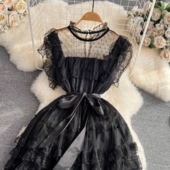 Kurzärmliges Rundhals-A-Linien-Netzkleid