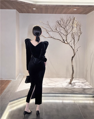 Schwarzes Samtkleid mit V-Ausschnitt für Damen