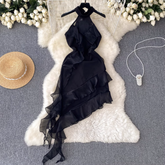 Unregelmäßiges Kleid mit Neckholder-Träger