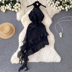 Unregelmäßiges Kleid mit Neckholder-Träger