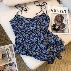 Kurzes A-Linien-Kleid mit floralem Strapsmuster