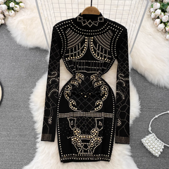 Kurzes Kleid im Retro-Stil mit Stehkragen und Rauten