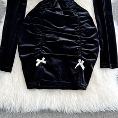 Modisches, figurbetontes Weihnachtskleid mit pelzigem Patchwork und Ärmeln