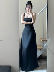 Schwarzes Strapskleid für Damen