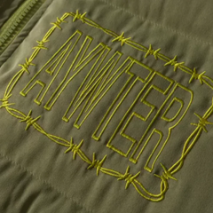 Klassischer Sherpa-Mantel mit grünem Einsatz