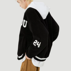 Lockerer Mantel mit Handtuch und Buchstabenstickerei