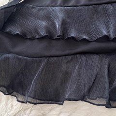 Unregelmäßiges Kleid mit Neckholder-Träger