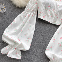 Top corto con estampado floral