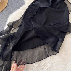 Unregelmäßiges Kleid mit Neckholder-Träger