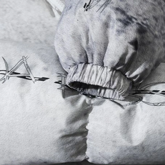 Abrigo con letras de graffiti de hip hop