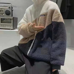 Klassischer Mantel aus gespleißter Lammwolle