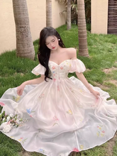 Schulterfreies Sommerkleid