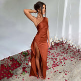 Single shoulder pleated slit sexy satin dress, European and American temperament slim fit solid color long skirt