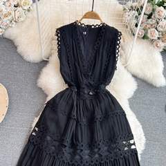 Retro palace style hollow embroidered V-neck sleeveless ruffle dress