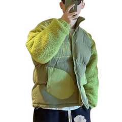 Klassischer Sherpa-Mantel mit grünem Einsatz