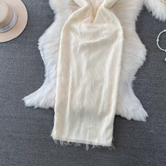 Neckholder-Kleid mit offenem Rücken und Fransen, mittellang