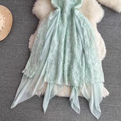 Ärmelloses Chiffonkleid in unregelmäßiger A-Linie