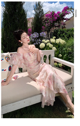 Chiffonkleid mit Blumenmuster und Strapsen