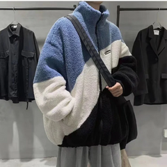 Klassischer Mantel aus gespleißter Lammwolle